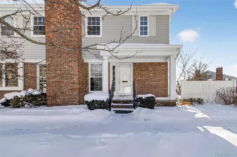 42142 Gladwin St, Northville, MI 48167