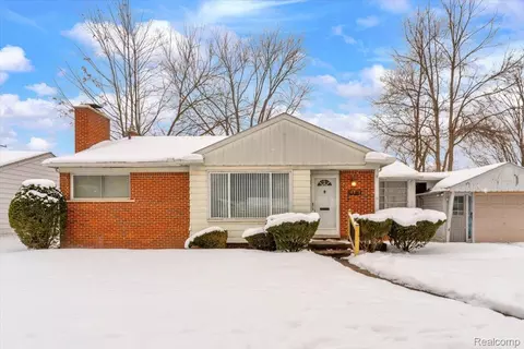 18979 Whitby St, Livonia, MI 48152