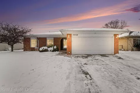 39368 Timberlane Dr, Sterling Heights, MI 48310