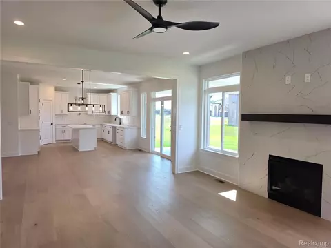 Living - 24092 Sawgrass Dr, Macomb, MI 48042 photo 2 of 2