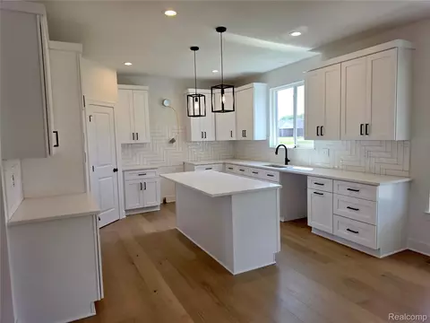 Kitchen - 24092 Sawgrass Dr, Macomb, MI 48042 photo 1 of 2