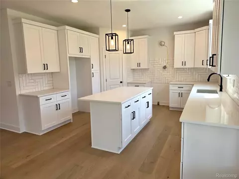 Kitchen - 24092 Sawgrass Dr, Macomb, MI 48042 photo 2 of 2