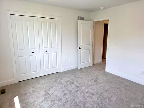 Bedroom - 24092 Sawgrass Dr, Macomb, MI 48042 photo 3 of 6