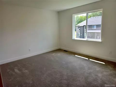 Bedroom - 24092 Sawgrass Dr, Macomb, MI 48042 photo 4 of 6