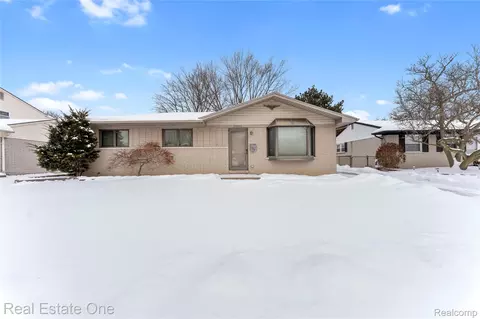 25556 Rusty St, Taylor, MI 48180