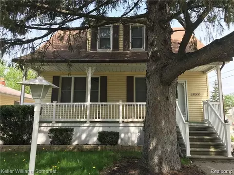 24500 Hayes Ave, Eastpointe, MI 48021