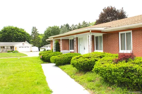 5095 Camborne Ct, Flint, MI 48504