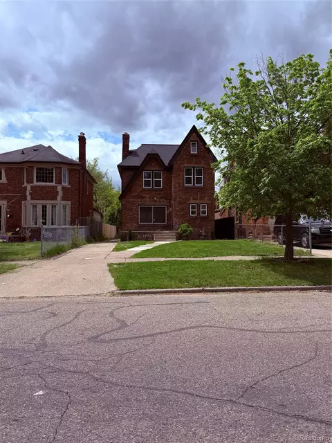 17545 Pennington Dr, Detroit, MI 48221