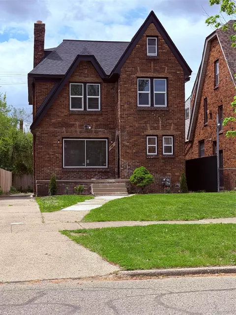 17545 Pennington Dr, Detroit, MI 48221