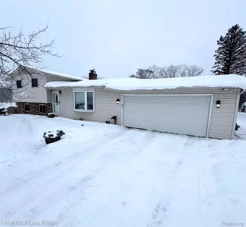 9390 Gale Rd, Goodrich, MI 48438