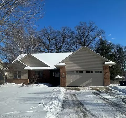 15564 Shadyside St, Livonia, MI 48154