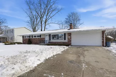1009 Illinois St, Marysville, MI 48040