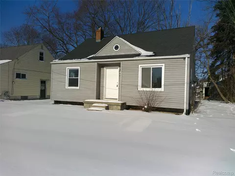 846 W Hemphill Rd, Flint, MI 48507