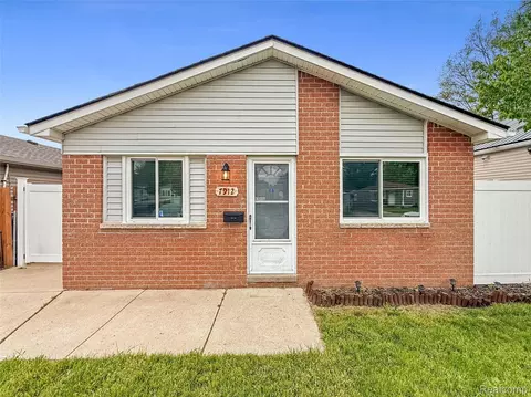 7912 Pine St, Taylor, MI 48180