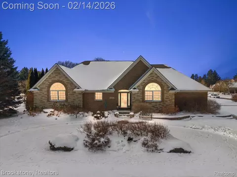 36576 Lauren St, New Baltimore, MI 48047