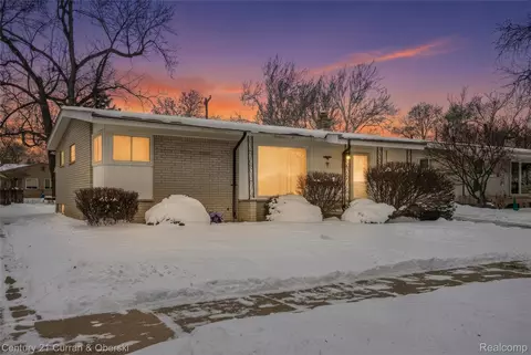 7479 N Charlesworth St, Dearborn Heights, MI 48127