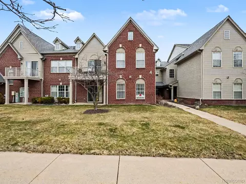 1577 Addington Ln, Pittsfield, MI 48108