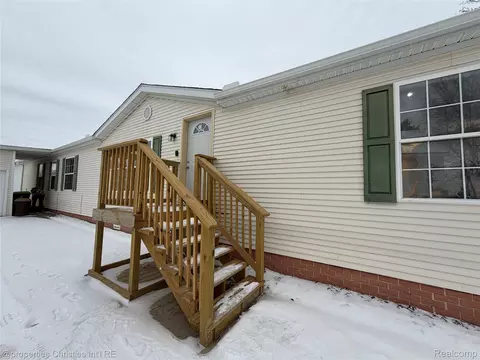 45869 Bonaventure Dr, Macomb, MI 48044