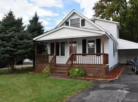 622 Saint Paul St, Marysville, MI 48040
