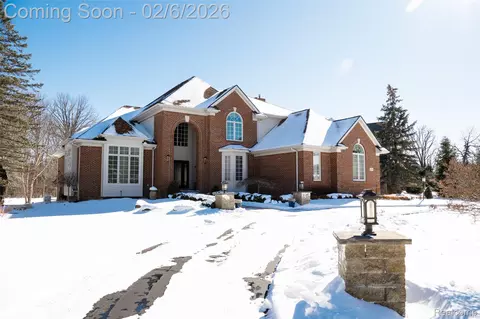 29950 Forest Dr, Franklin, MI 48025
