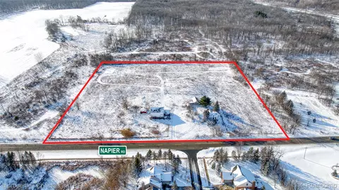 5583 Napier Rd, Salem, MI 48170
