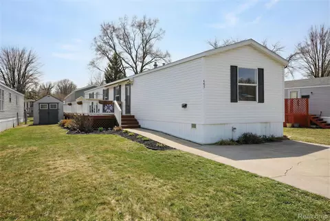 669 Lafferty Dr, Rochester Hills, MI 48307