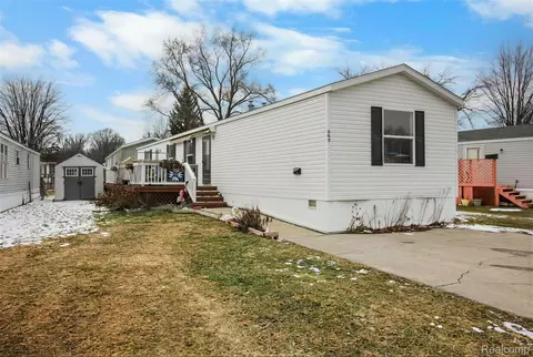 669 Lafferty Dr, Rochester Hills, MI 48307
