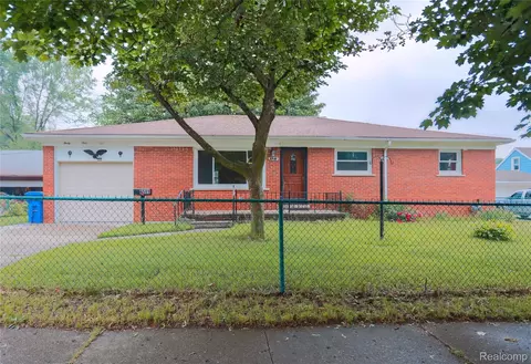 3581 Stolzenfeld Ave, Warren, MI 48091