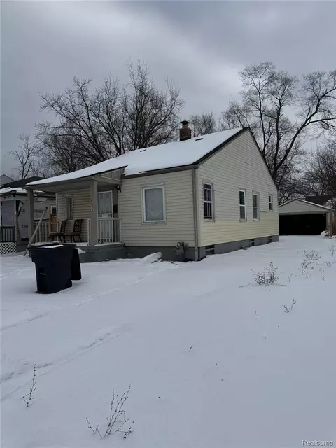 8874 Auburn St, Detroit, MI 48228