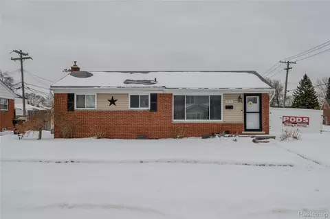 8935 Lincoln St, Taylor, MI 48180