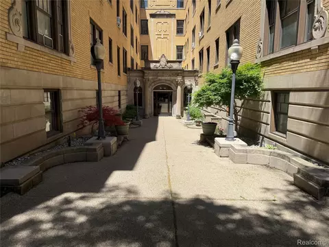 120 Seward St #108, Detroit, MI 48202