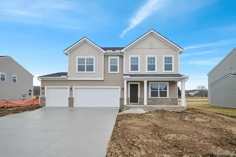 54854 Heron Cir, Chesterfield, MI 48047