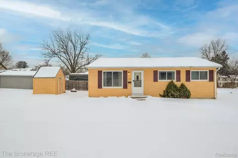 105 Washington St, Clio, MI 48420