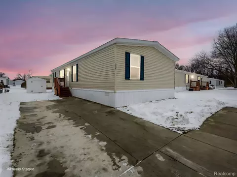 284 Dakota Ct, Sumpter, MI 48111