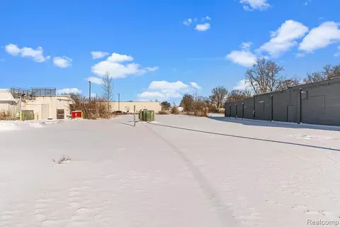 1019 E Bristol Rd, Burton, MI 48529