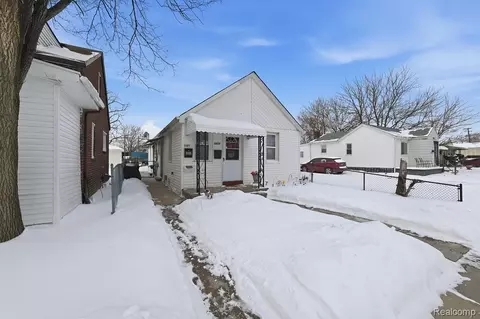 21079 Helle Ave, Warren, MI 48089