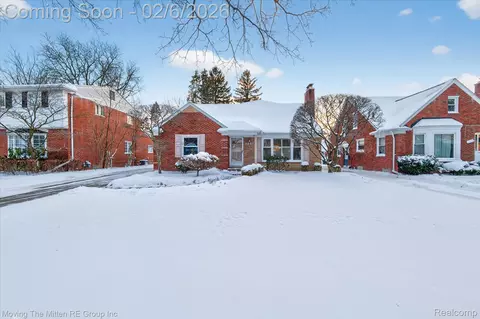 351 Ridgemont Rd, Grosse Pointe Farms, MI 48236