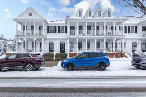 50413 Monroe St, Canton, MI 48188