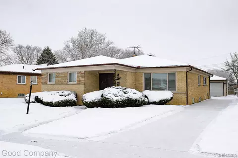 23530 Beverly St, Oak Park, MI 48237