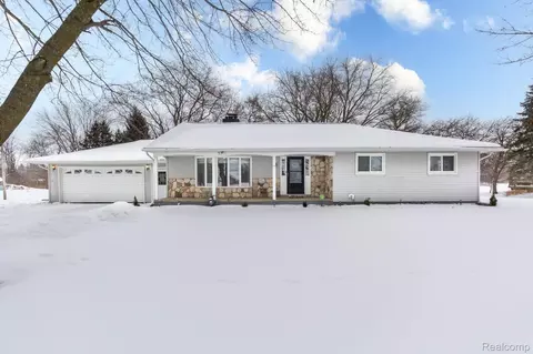 20500 Armada Ridge Rd, Armada, MI 48005