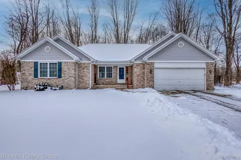 3803 Grant Ave, Fort Gratiot, MI 48059