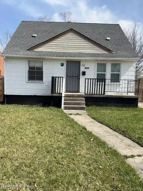 8638 Heyden St, Detroit, MI 48228