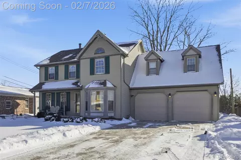 26767 Emma Ave, Flat Rock, MI 48134