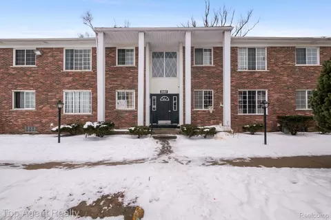 39417 Van Dyke Ave #605, Sterling Heights, MI 48313