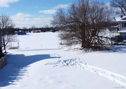 0000 Burgess Dr, White Lake, MI 48386