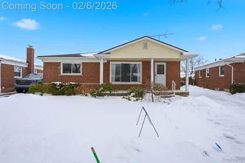 24404 Cubberness St, Saint Clair Shores, MI 48080