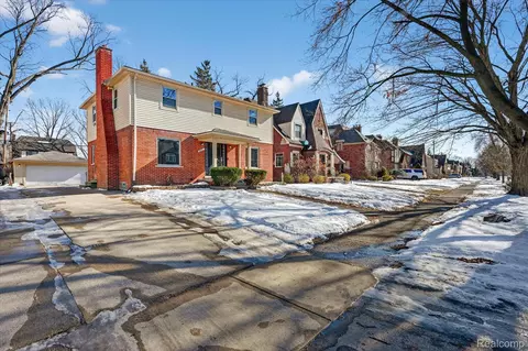 16844 Shaftsbury Ave, Detroit, MI 48219