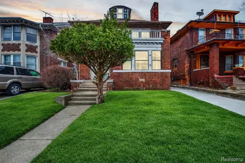1708 Burlingame St, Detroit, MI 48206