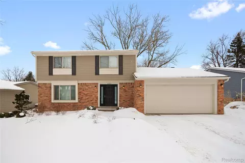 1659 Dennett Ln, Rochester Hills, MI 48307