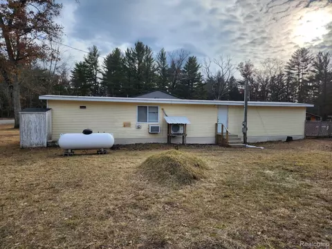 5743 S Merrillville Rd, Webber, MI 49304